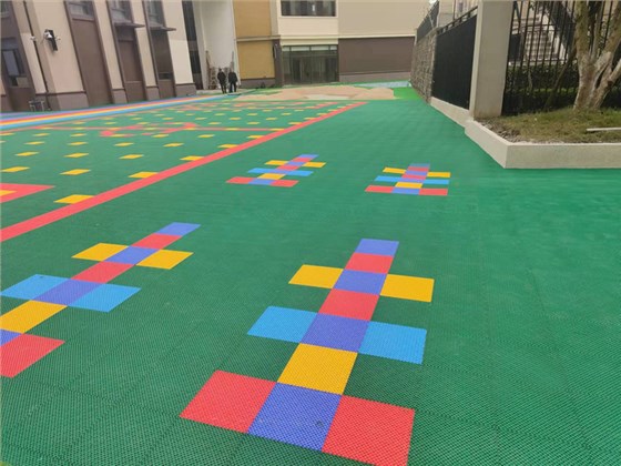 幼儿园悬浮地板工程1