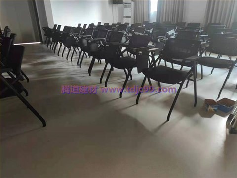 渝北区玉峰山中心医院地胶工程