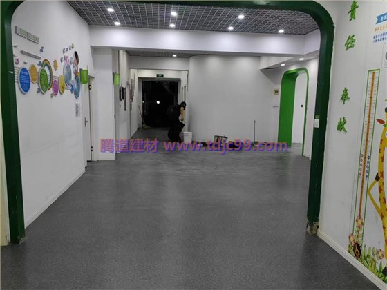 渝北区妇幼保健院地胶工程 (2)