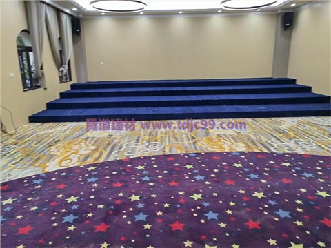 金科廊桥水乡幼儿园表演室满铺印花地毯工程