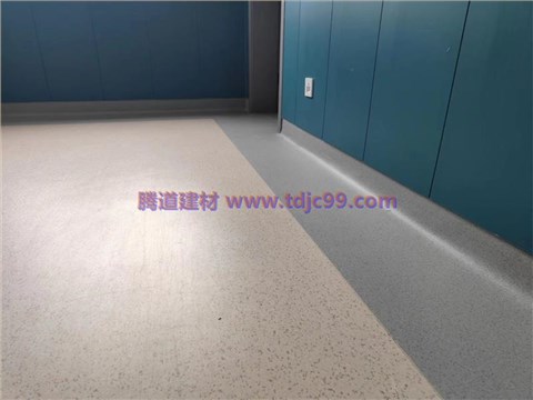 璧山区第二人民医院同质透心地胶工程